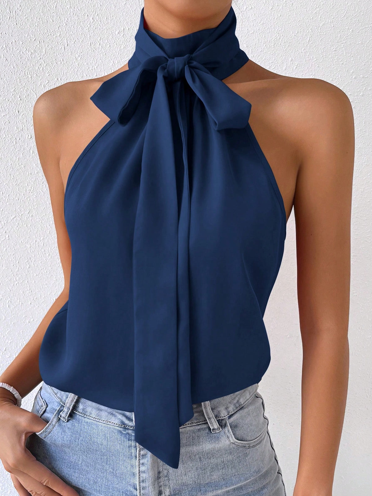 Blusa Sin Mangas Cuello Corbata