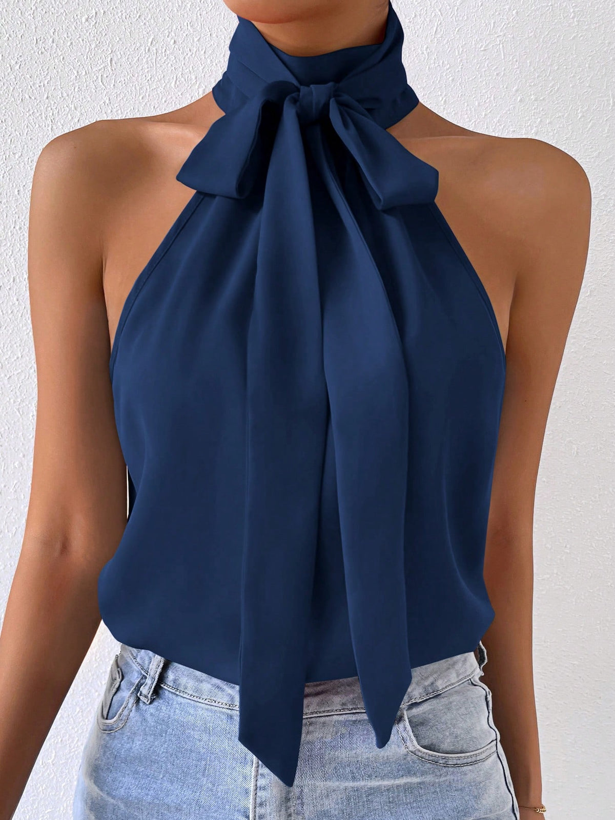 Blusa Sin Mangas Cuello Corbata
