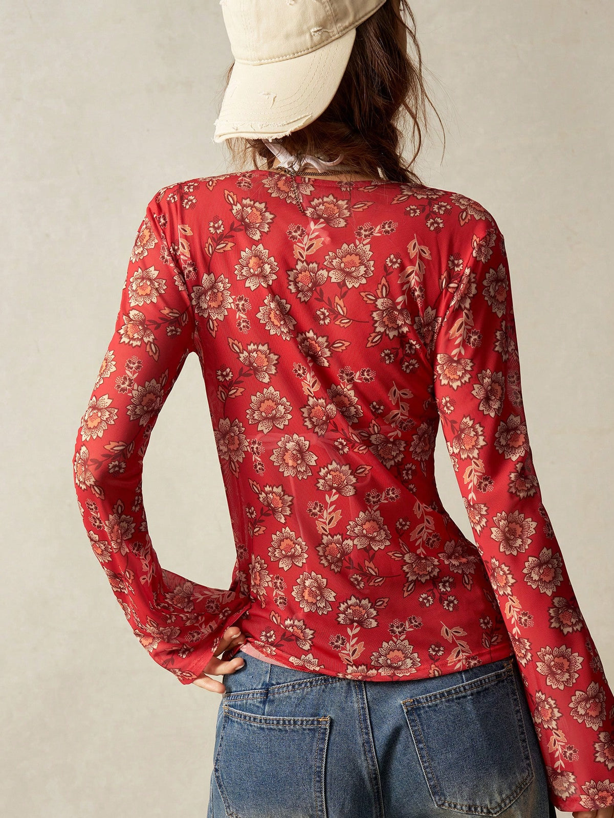 Top de Punto Floral Boho con Encaje