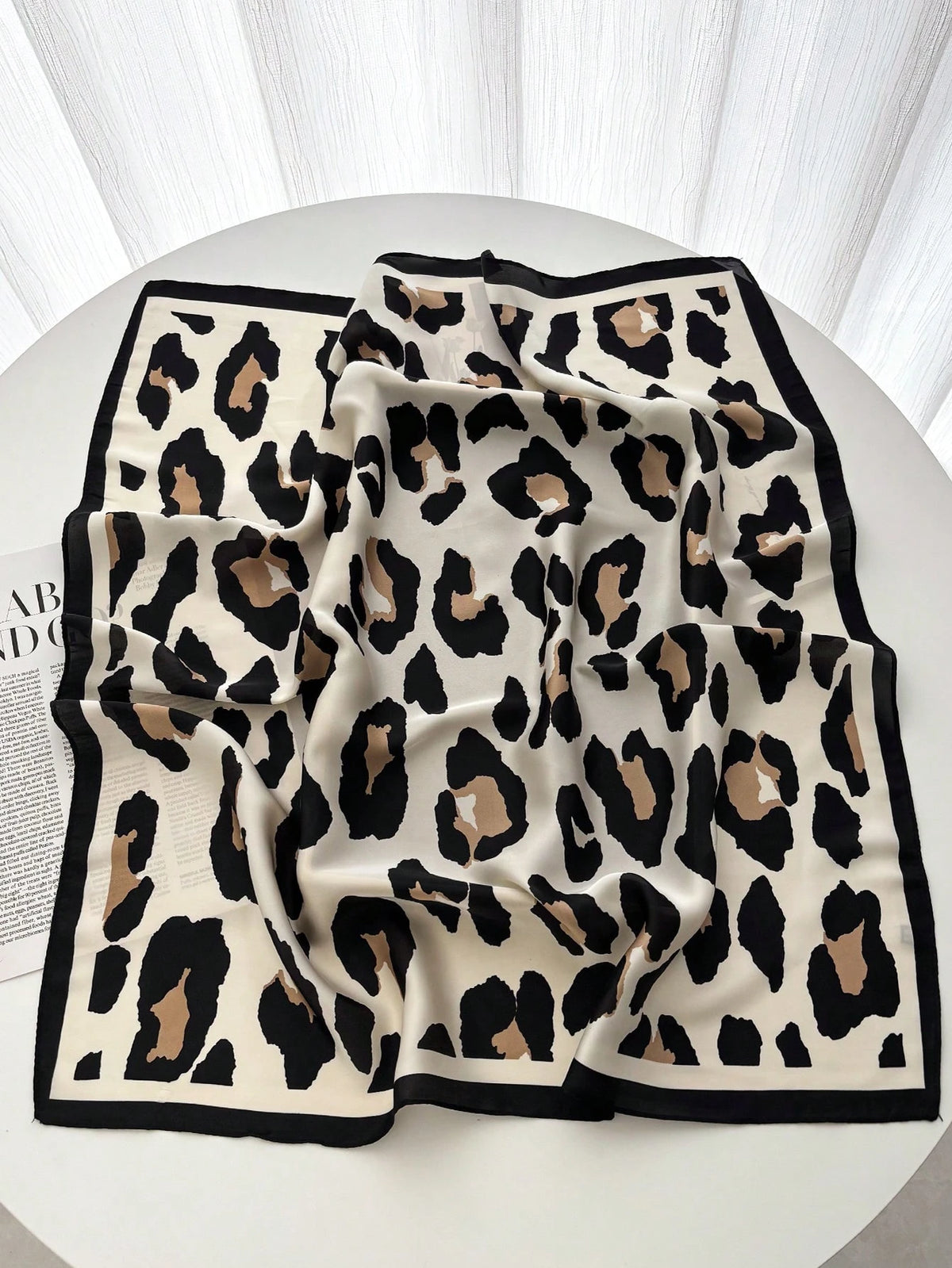 Pañuelo con Estampado de Leopardo