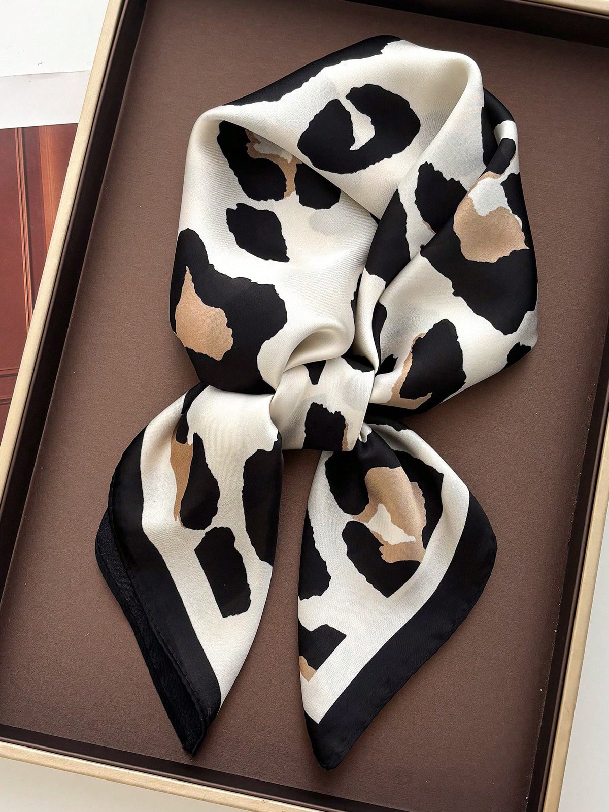 Pañuelo con Estampado de Leopardo