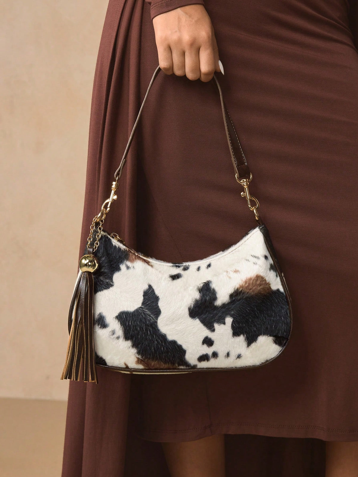 Bolso Hobo con Estampado de Vaca y Flecos