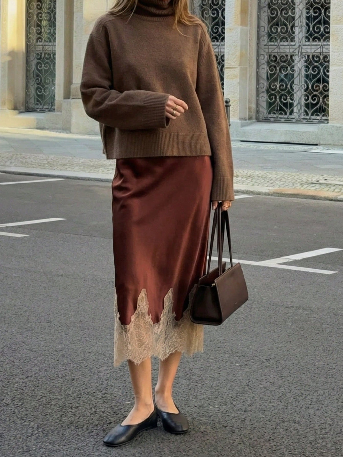 Falda Midi con Parches de Encaje