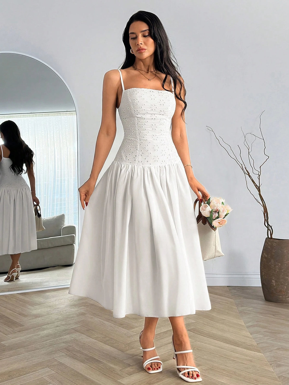 Vestido Midi con Corpiño de Broderie