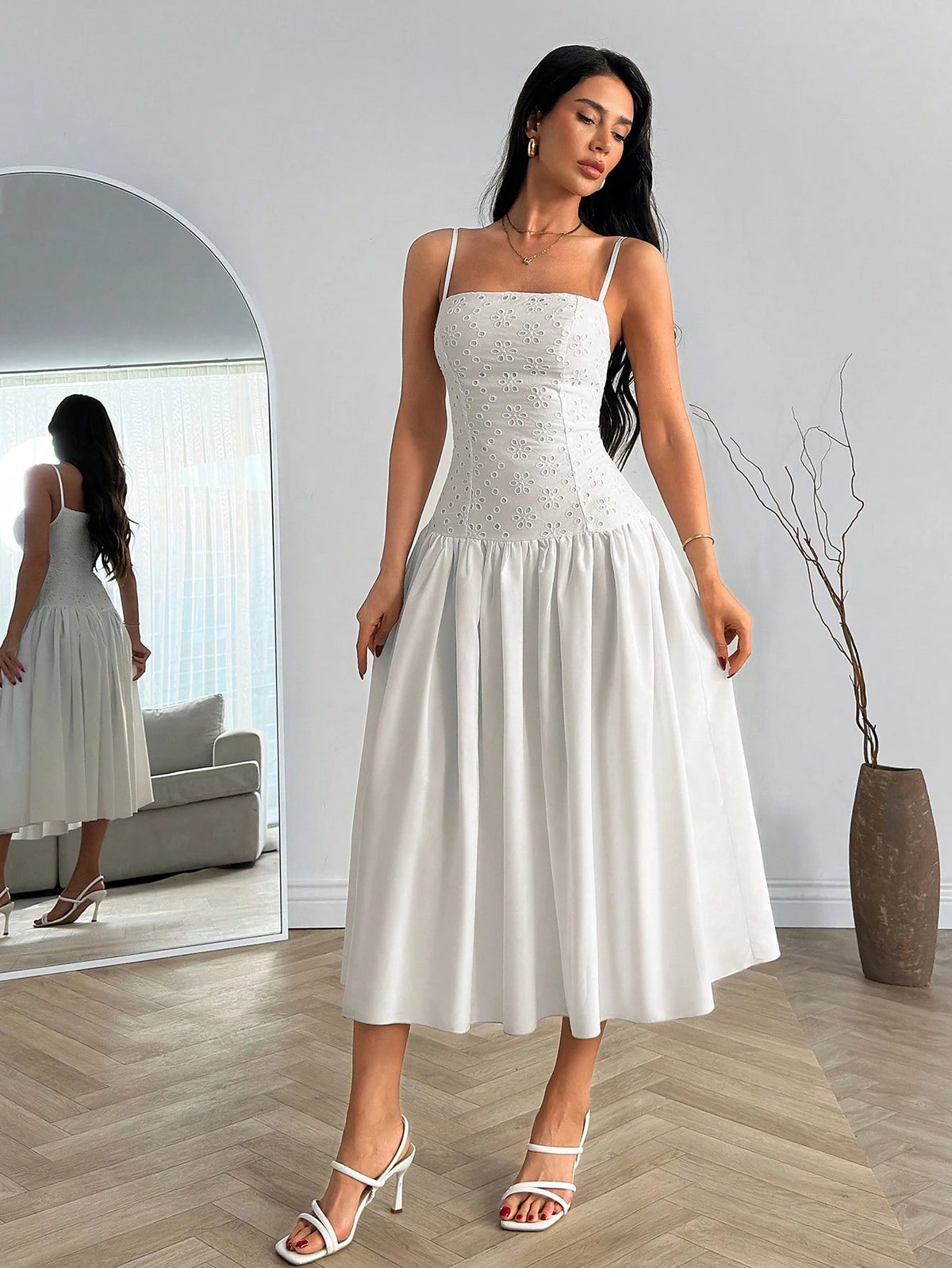 Vestido Midi con Corpiño de Broderie