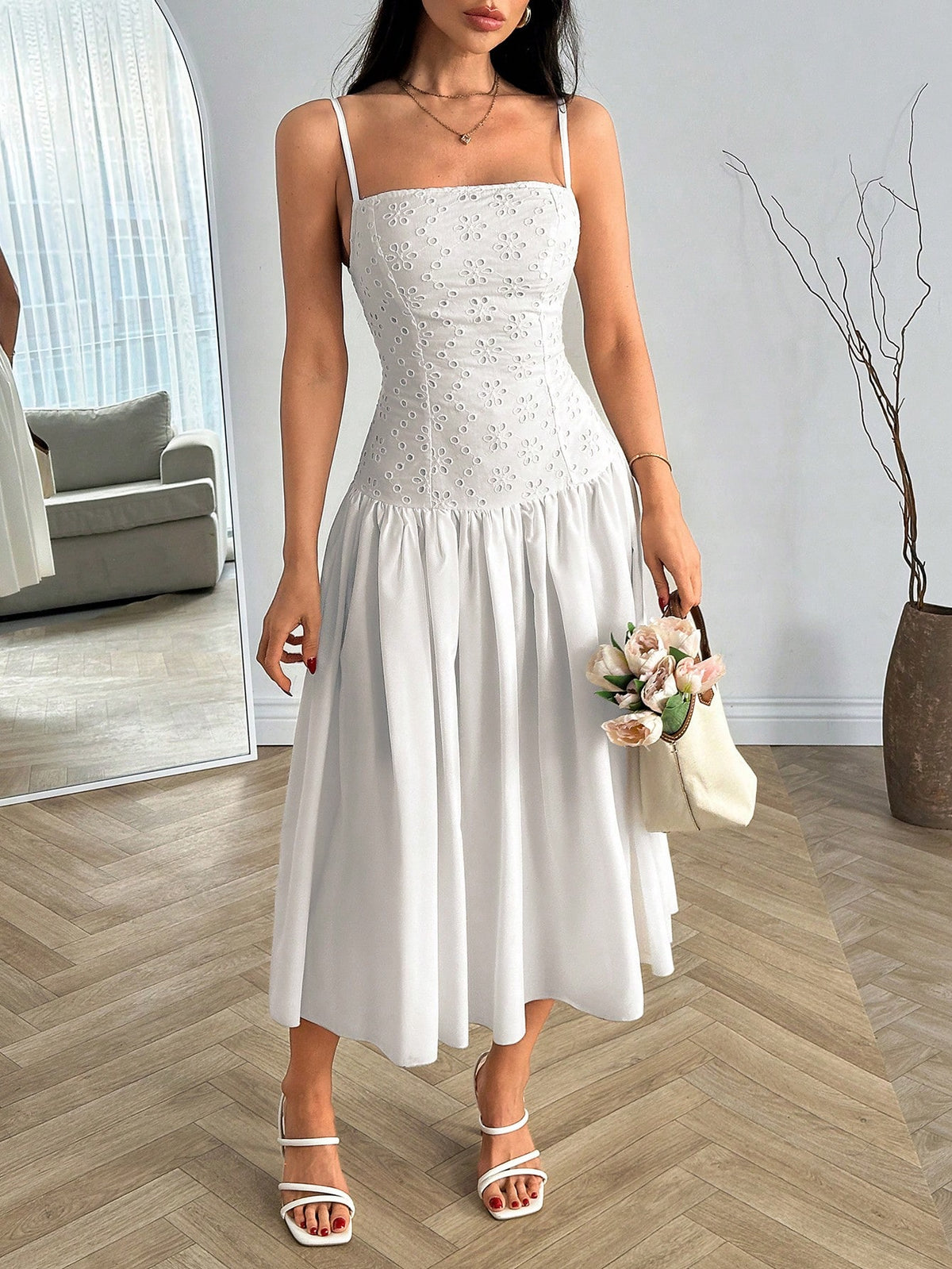 Vestido Midi con Corpiño de Broderie