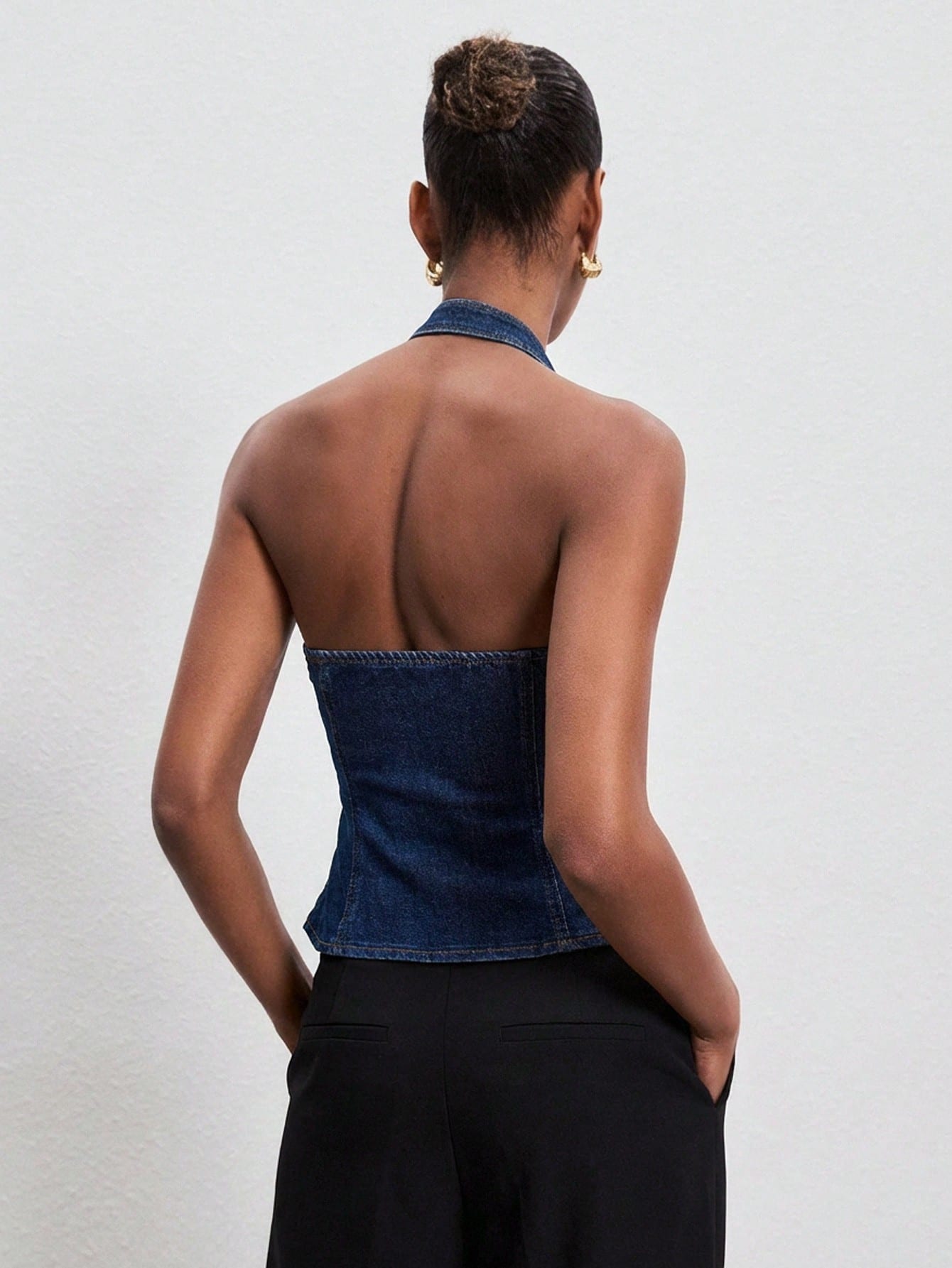 Blusa de Mezclilla Ajustada con Escote Halter