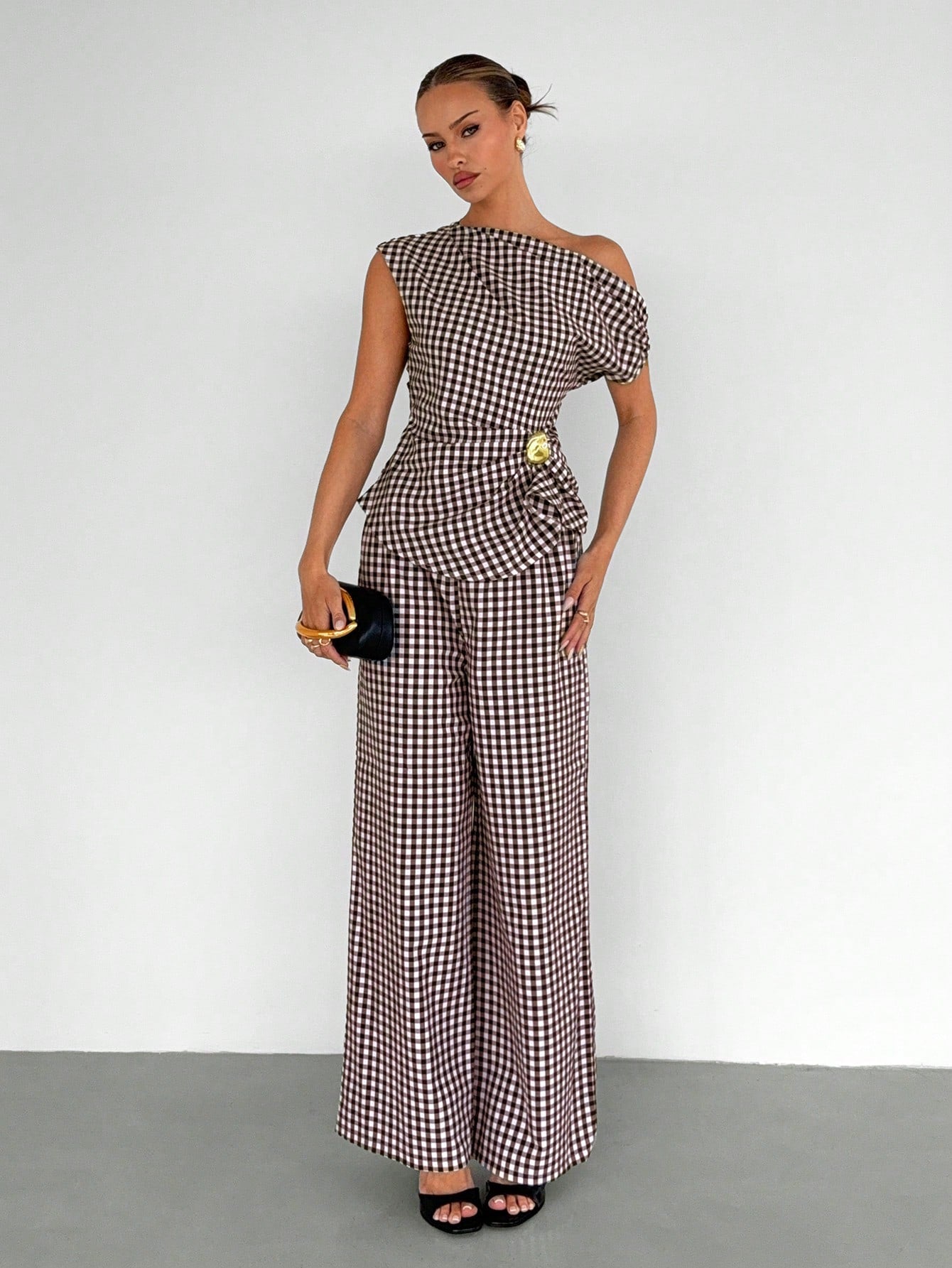 Conjunto de Top con Volantes y Pantalón de Pierna Ancha a Cuadros