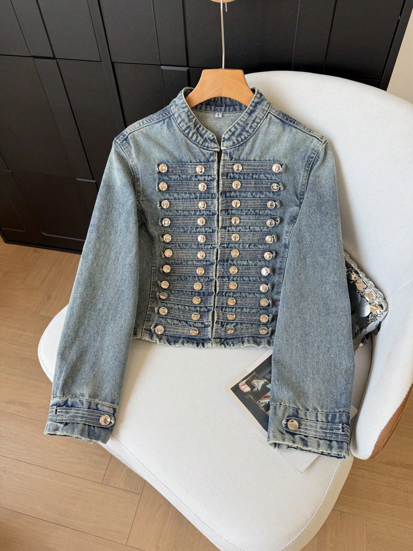 Chaqueta Vaquera Corta Estilo Militar – Efecto Desgastado
