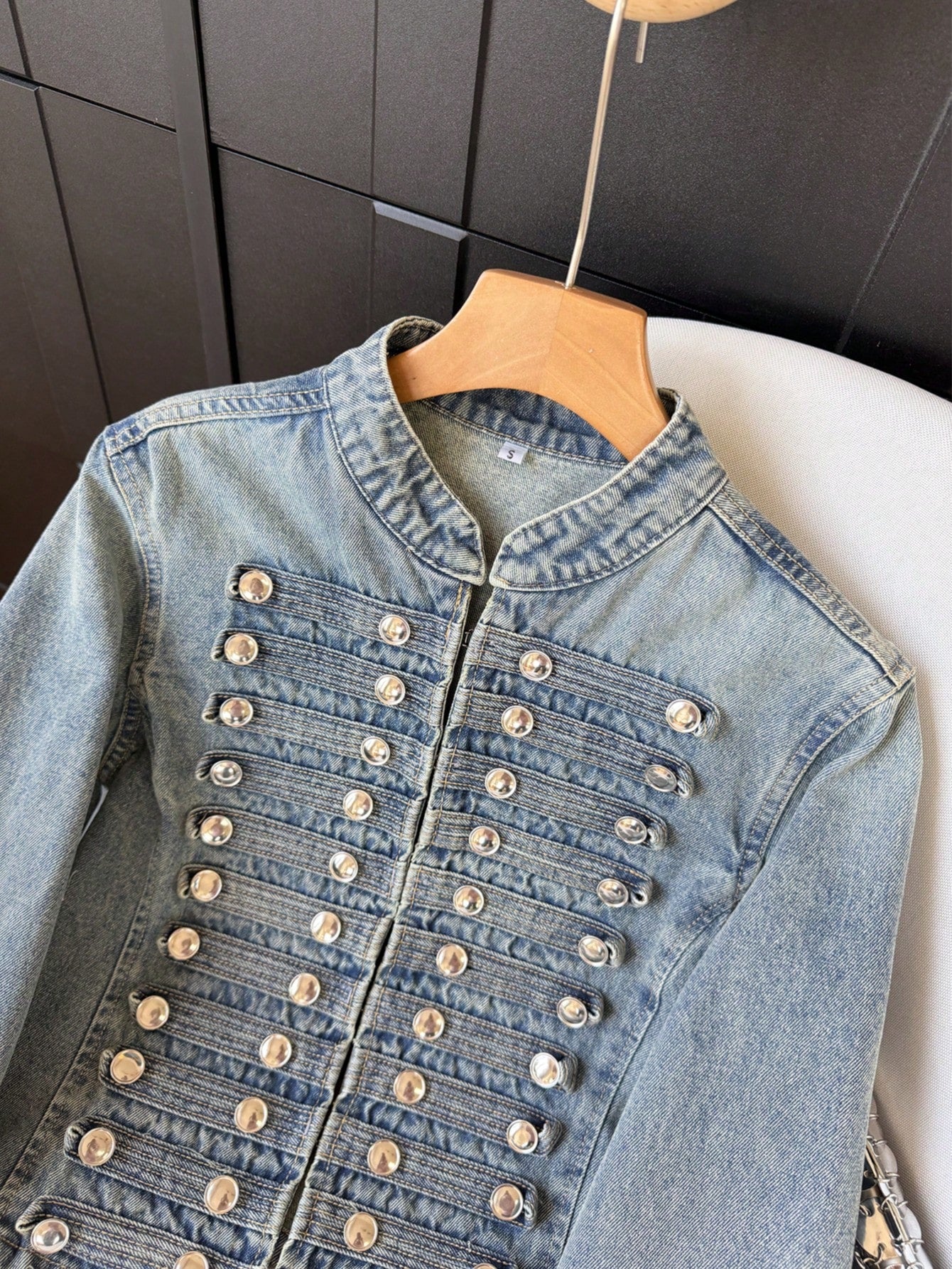 Chaqueta Vaquera Corta Estilo Militar – Efecto Desgastado
