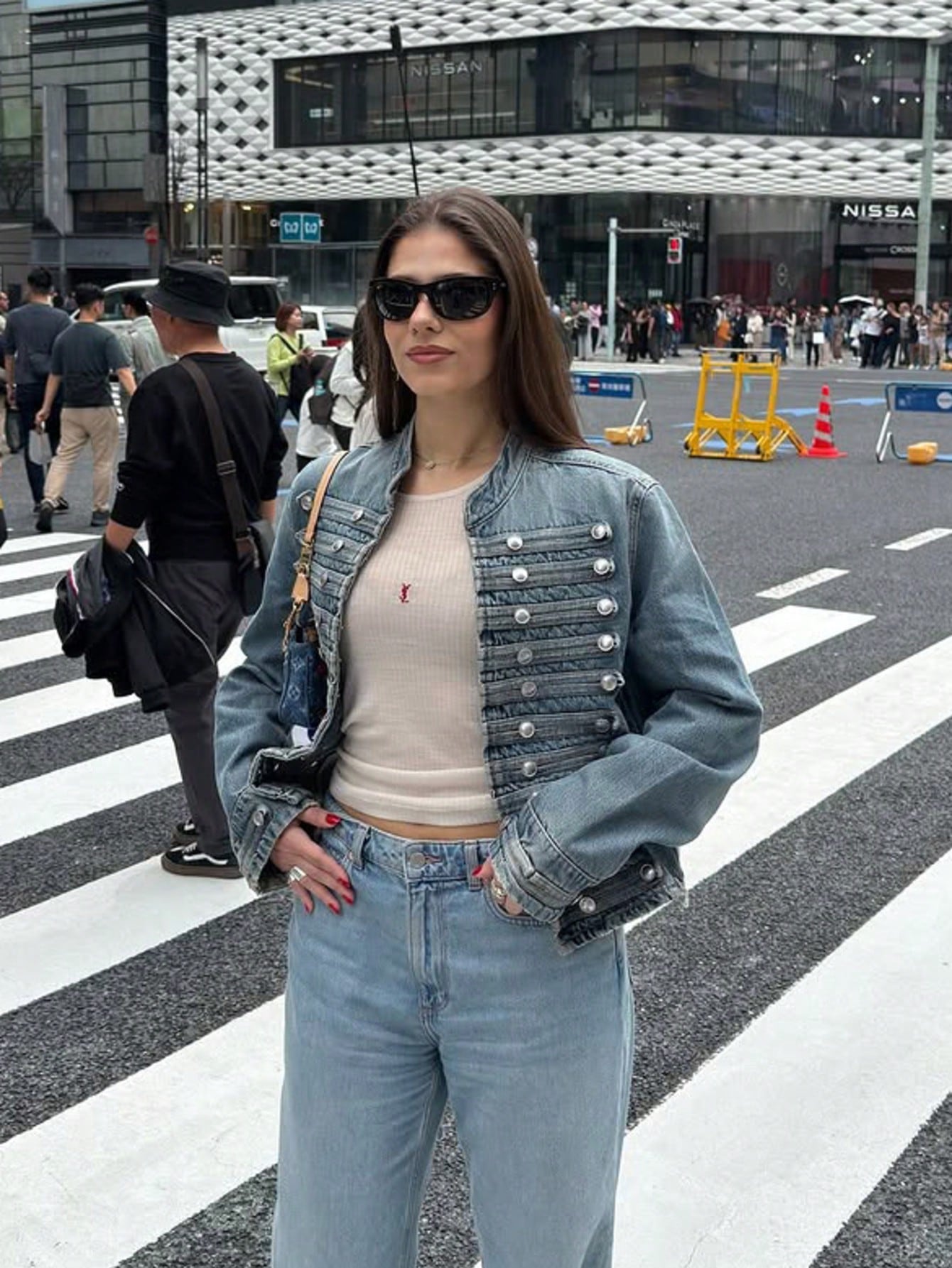 Chaqueta Vaquera Corta Estilo Militar – Efecto Desgastado