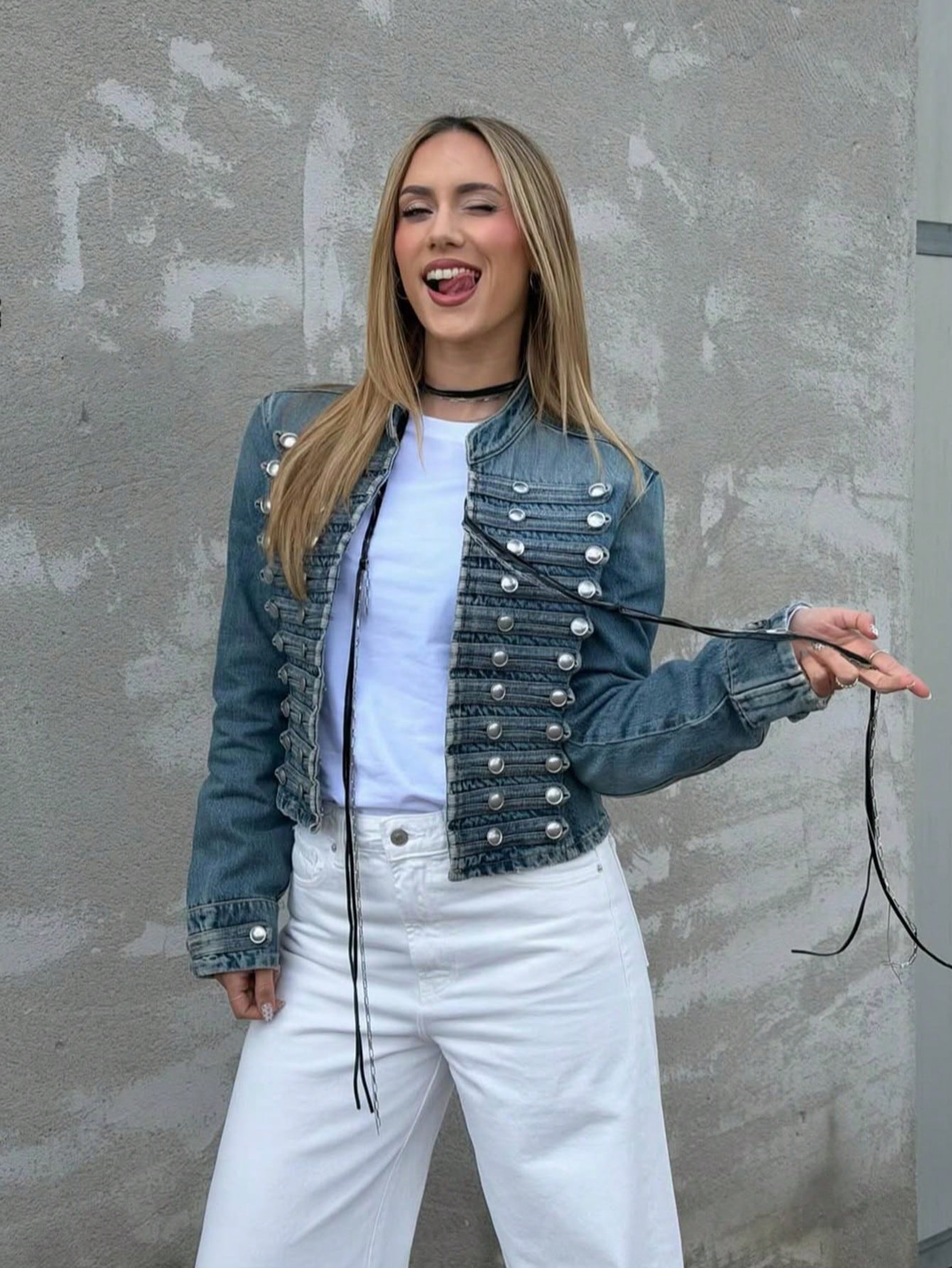 Chaqueta Vaquera Corta Estilo Militar – Efecto Desgastado
