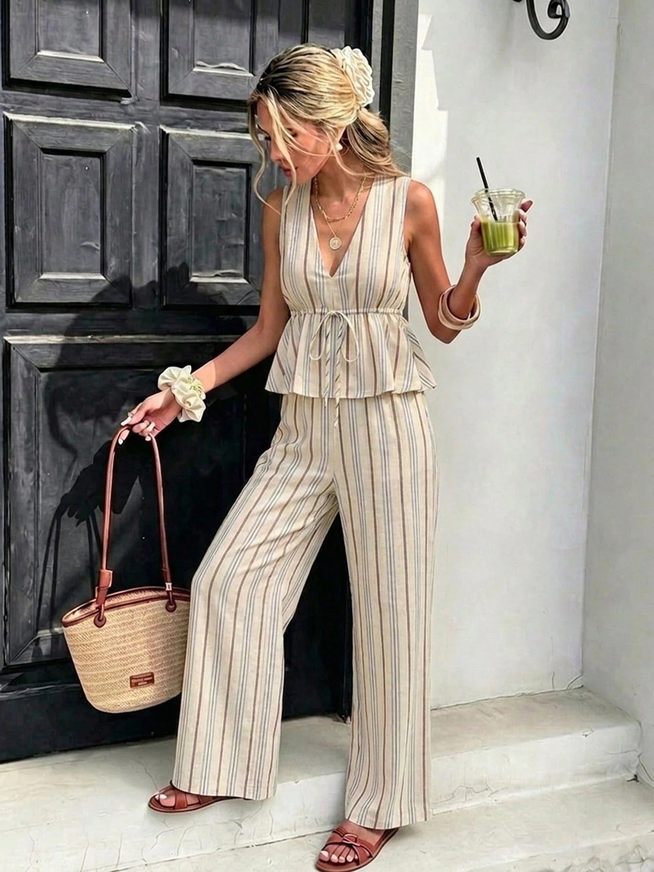 Conjunto de Camisa Sin Mangas a Rayas con Lazo y Pantalón