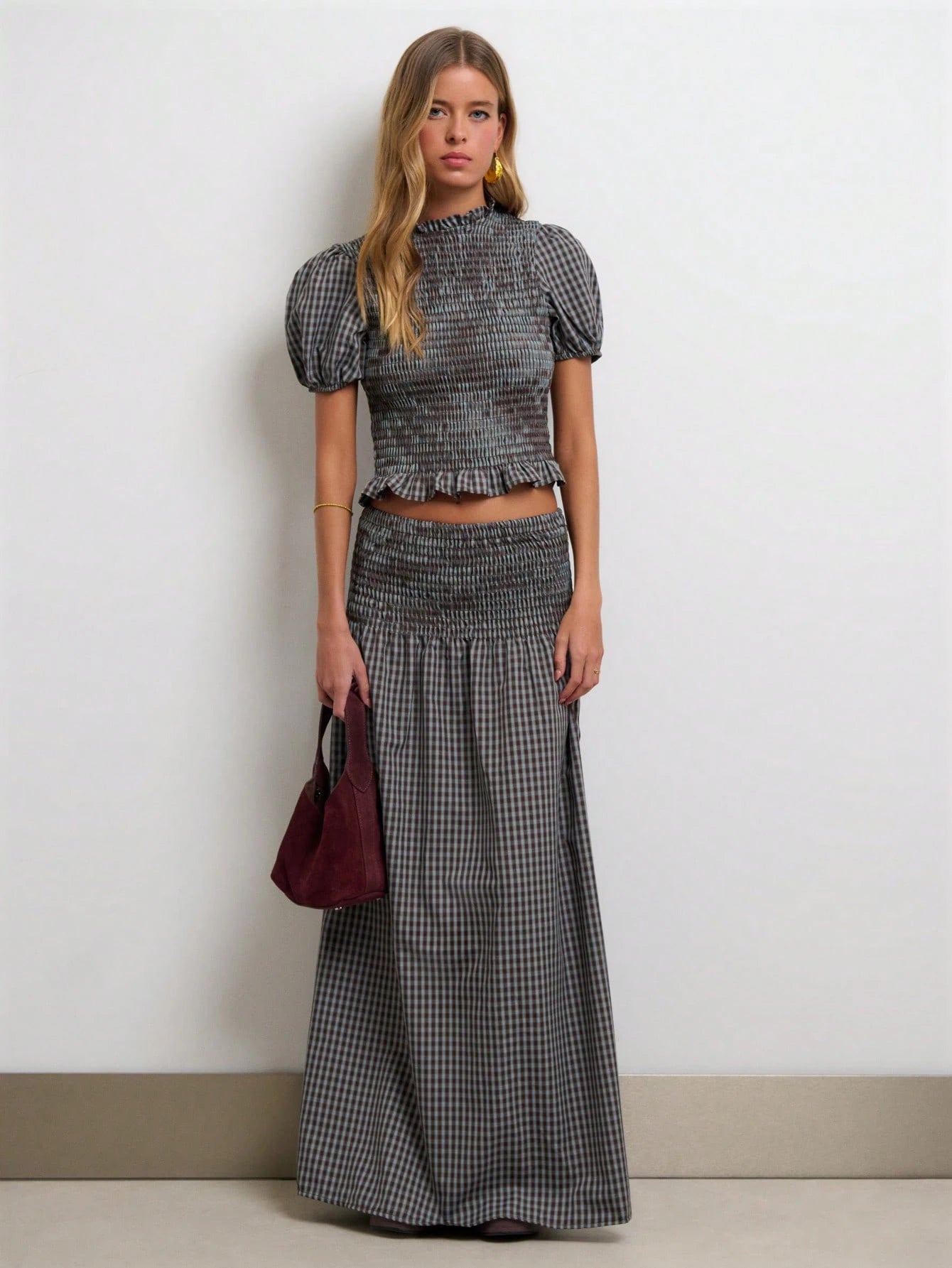 Conjunto de Dos Piezas a Cuadros con Top Abullonado y Falda Maxi