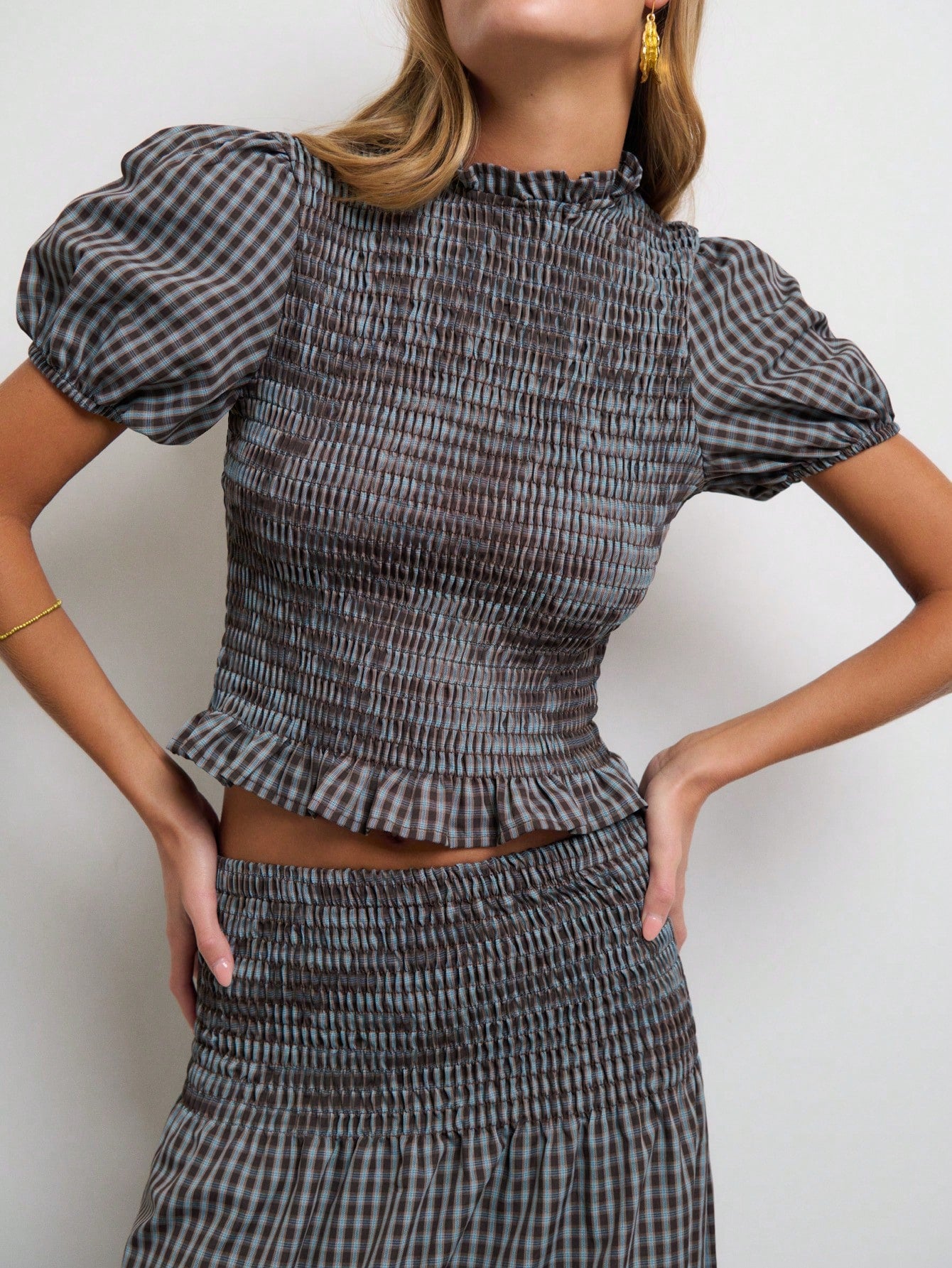 Conjunto de Dos Piezas a Cuadros con Top Abullonado y Falda Maxi