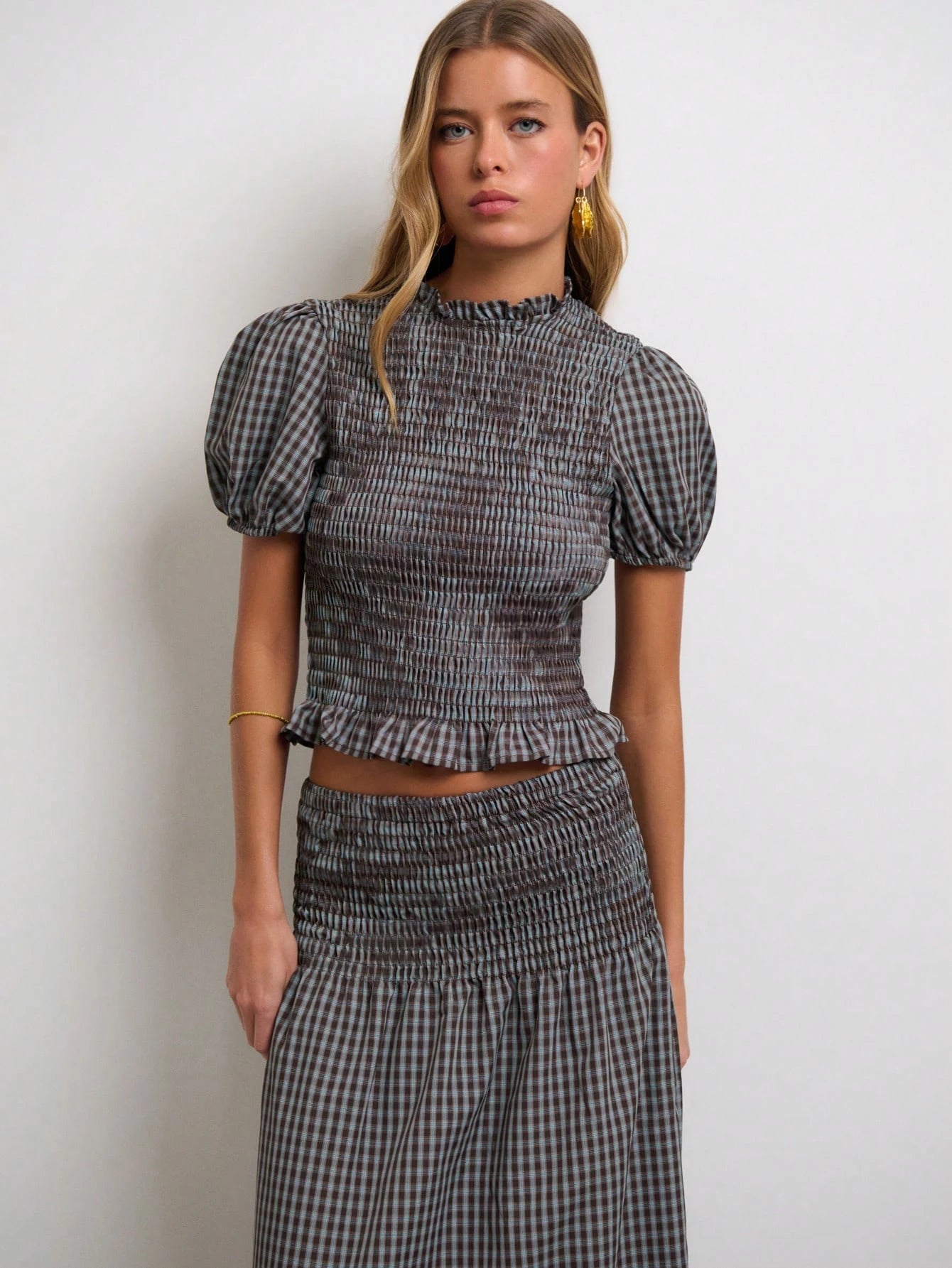 Conjunto de Dos Piezas a Cuadros con Top Abullonado y Falda Maxi
