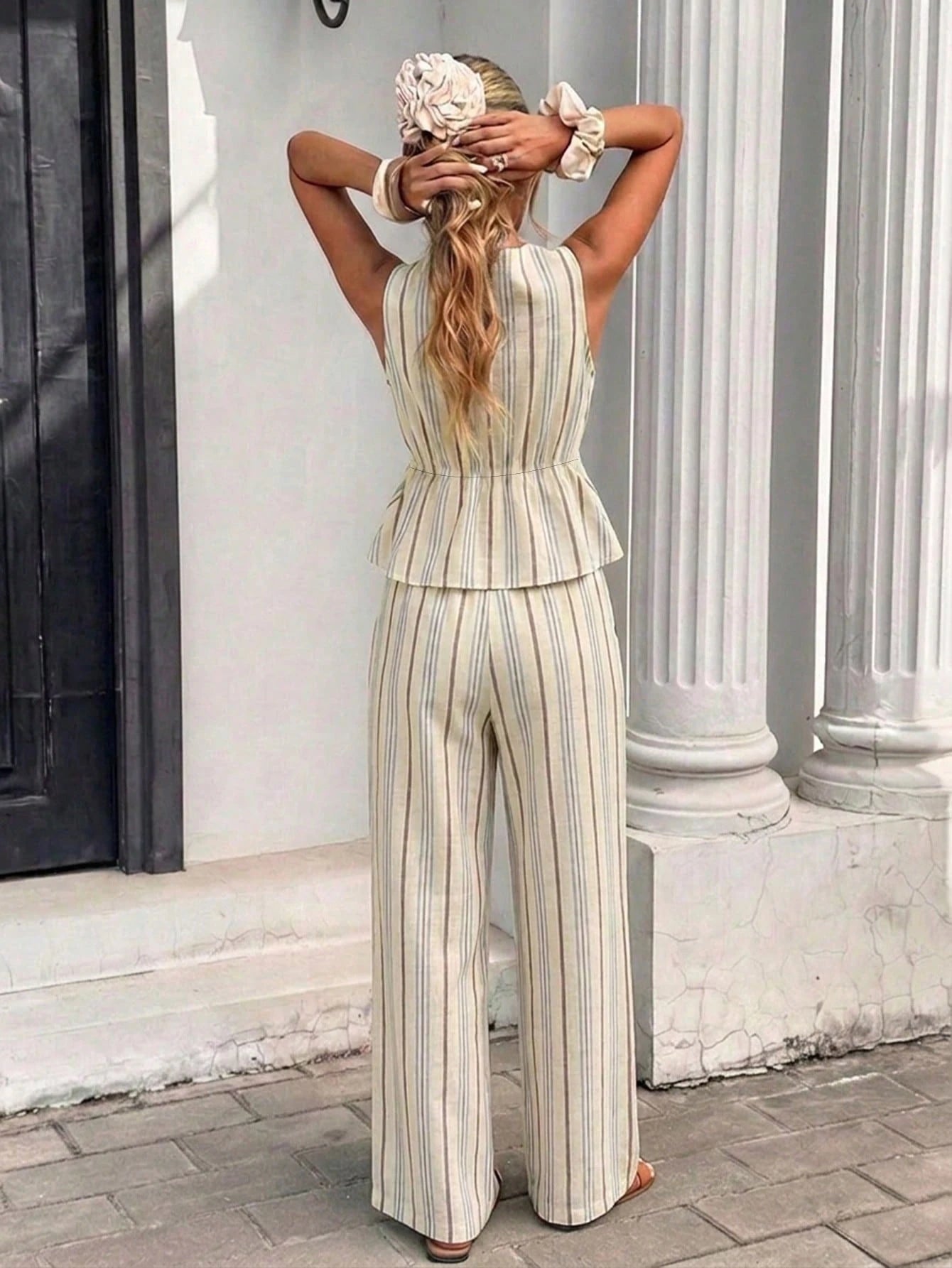 Conjunto de Camisa Sin Mangas a Rayas con Lazo y Pantalón