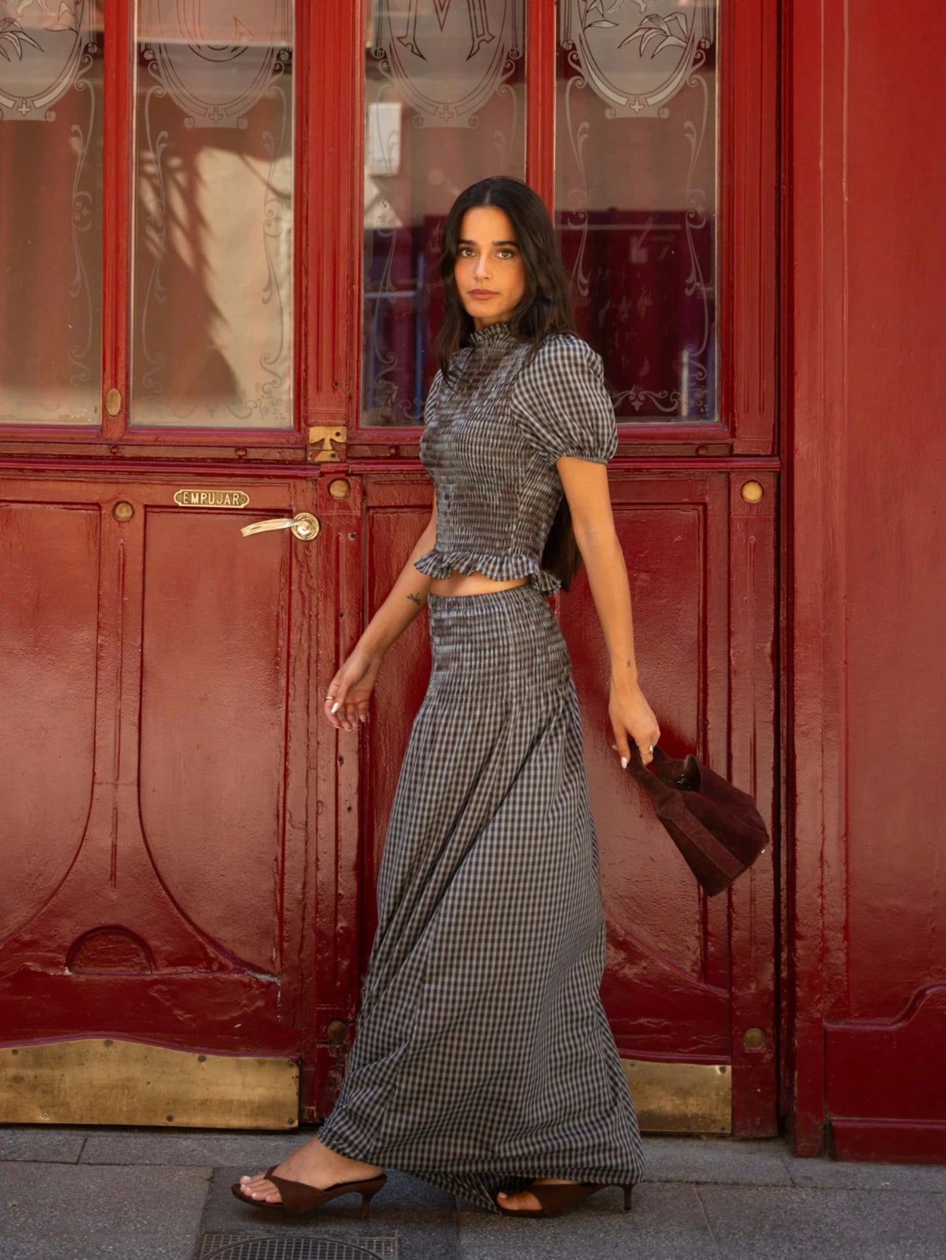 Conjunto de Dos Piezas a Cuadros con Top Abullonado y Falda Maxi
