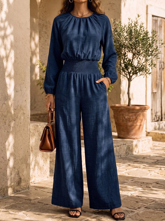 Mono Elegante con Cuello Redondo
