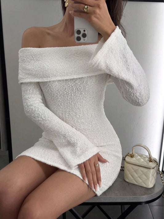 NOIRLYN Vestido Suéter de Manga Larga con Hombros Descubiertos y Pliegue para Mujer, Vestido Mini Ajustado Sexy Blanco para Otoño e Invierno